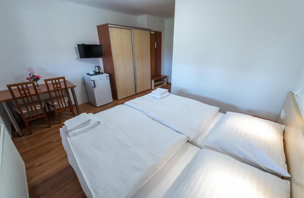 Penzion Leknin Třeboň Exterior foto