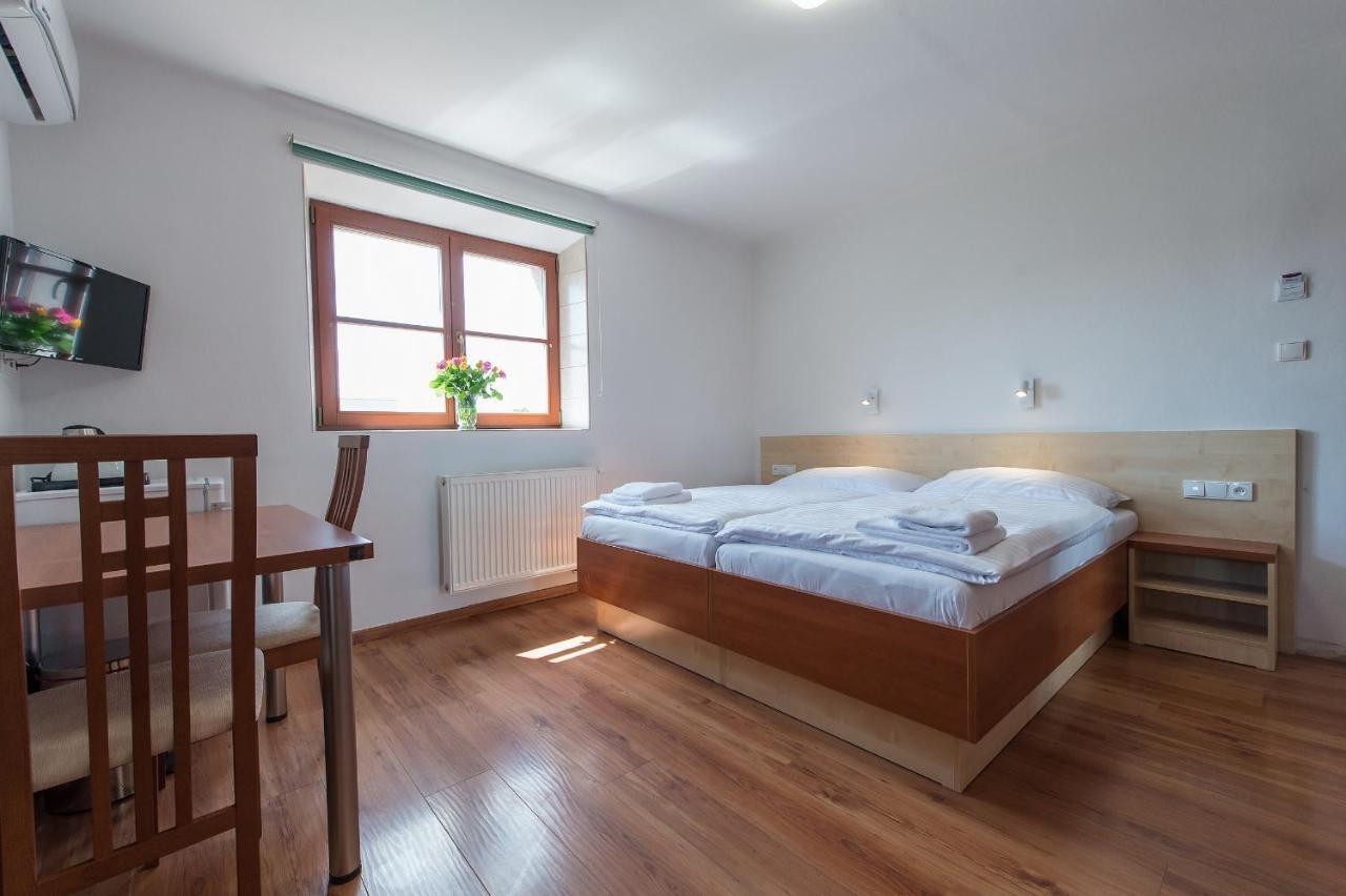Penzion Leknin Třeboň Exterior foto