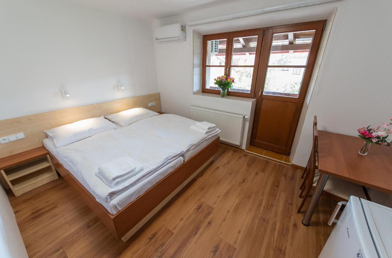 Penzion Leknin Třeboň Exterior foto