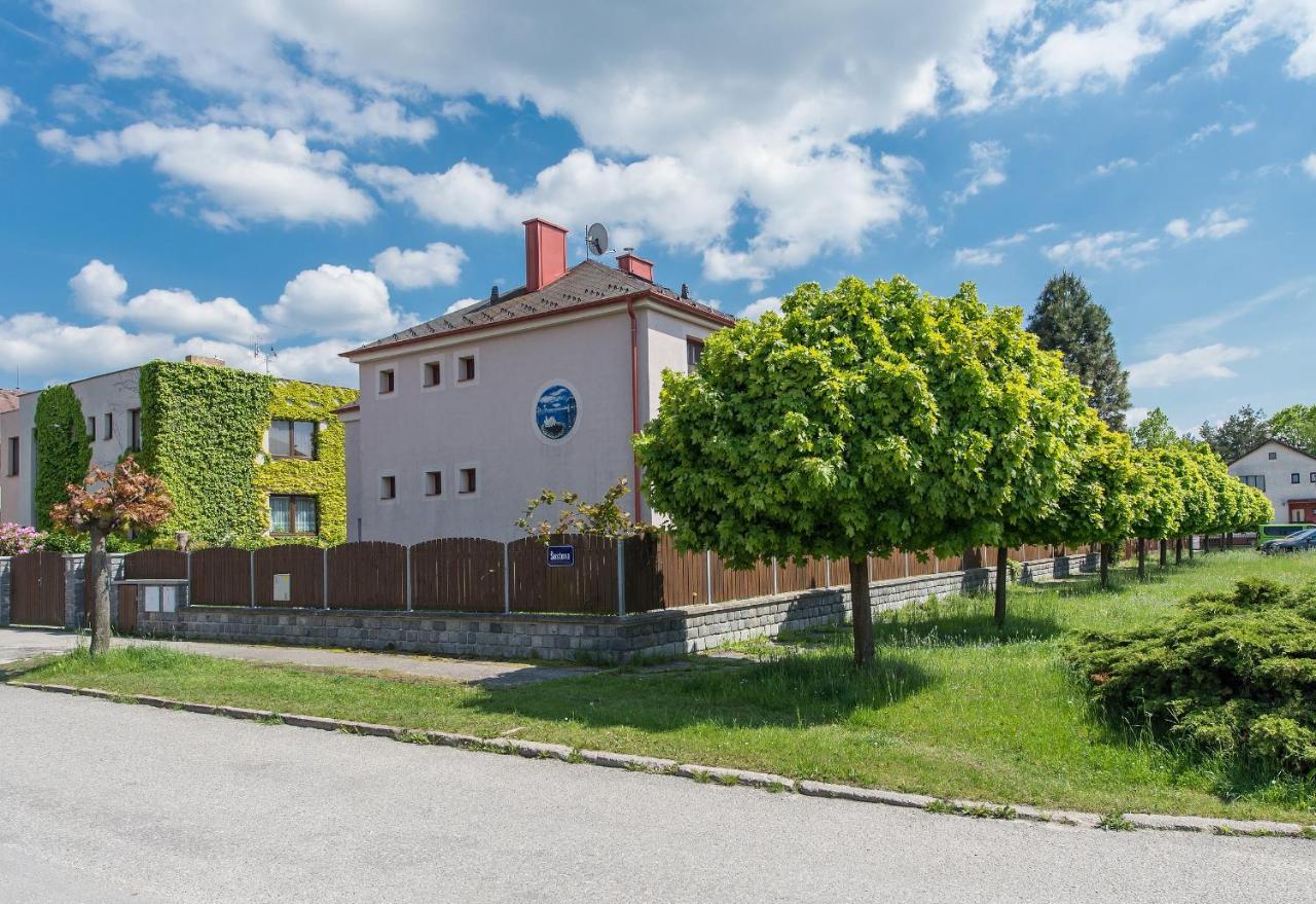 Penzion Leknin Třeboň Exterior foto